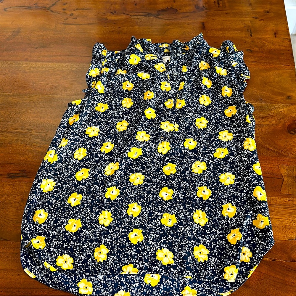 Loft size extra small ruffle sleeve, tank top. Vibrant yellow flowers. Like new.